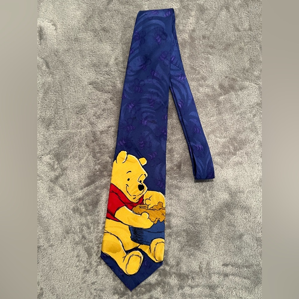 Disney Winnie The Pooh Necktie Men’s 58 Inches Blue Honey Pot Bee Silk Whimsical